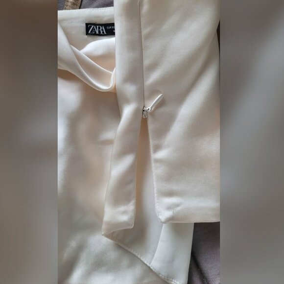 XS Satin Zara Top - Picture 3 of 4